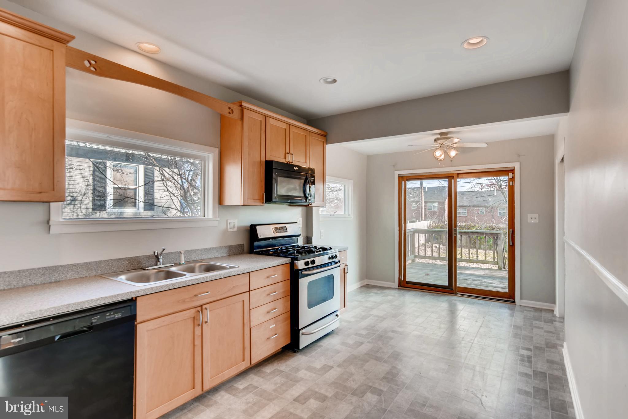 5507 Pilgrim Road Baltimore, MD 21214 - Photo 10 of 28 Kitchen