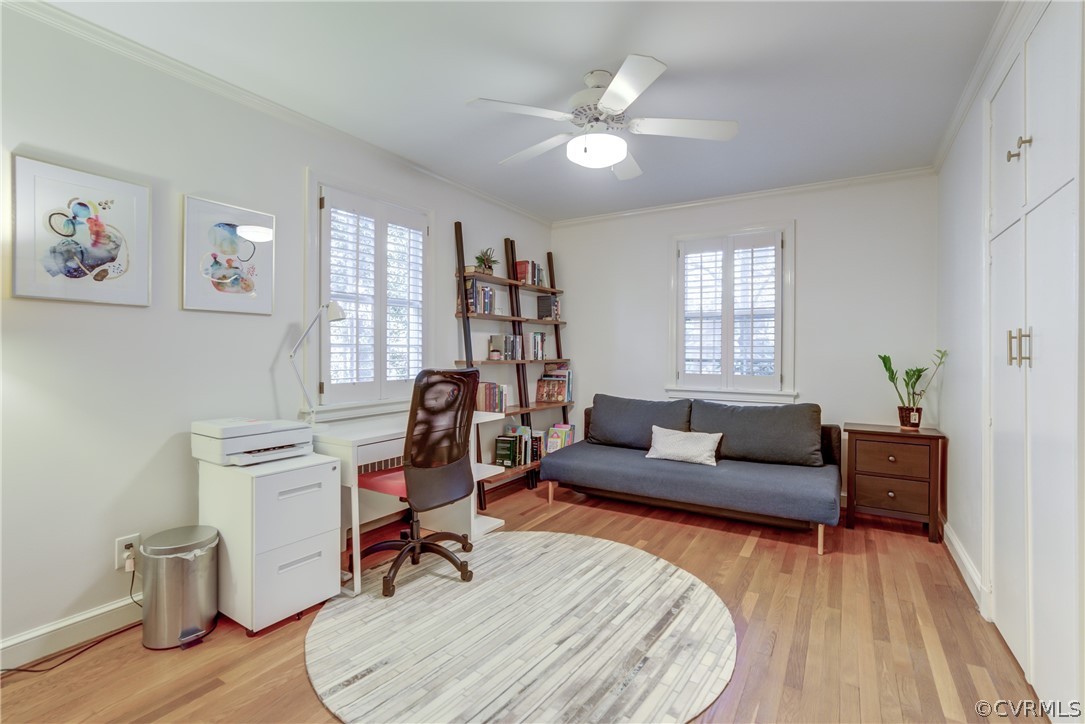 8505 Julian Road Henrico, VA 23229 - Photo 24 of 44 a living room with furniture and a wooden floor