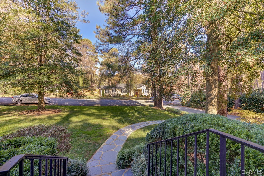 8505 Julian Road Henrico, VA 23229 - Photo 4 of 44 a view of a pathway both side of yard