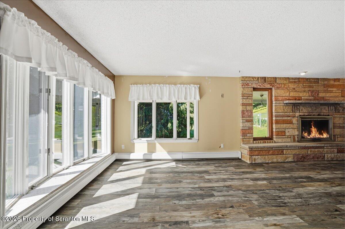 937 Cortez Road Lake Ariel, PA 18436 - Photo 7 of 69 Family Room