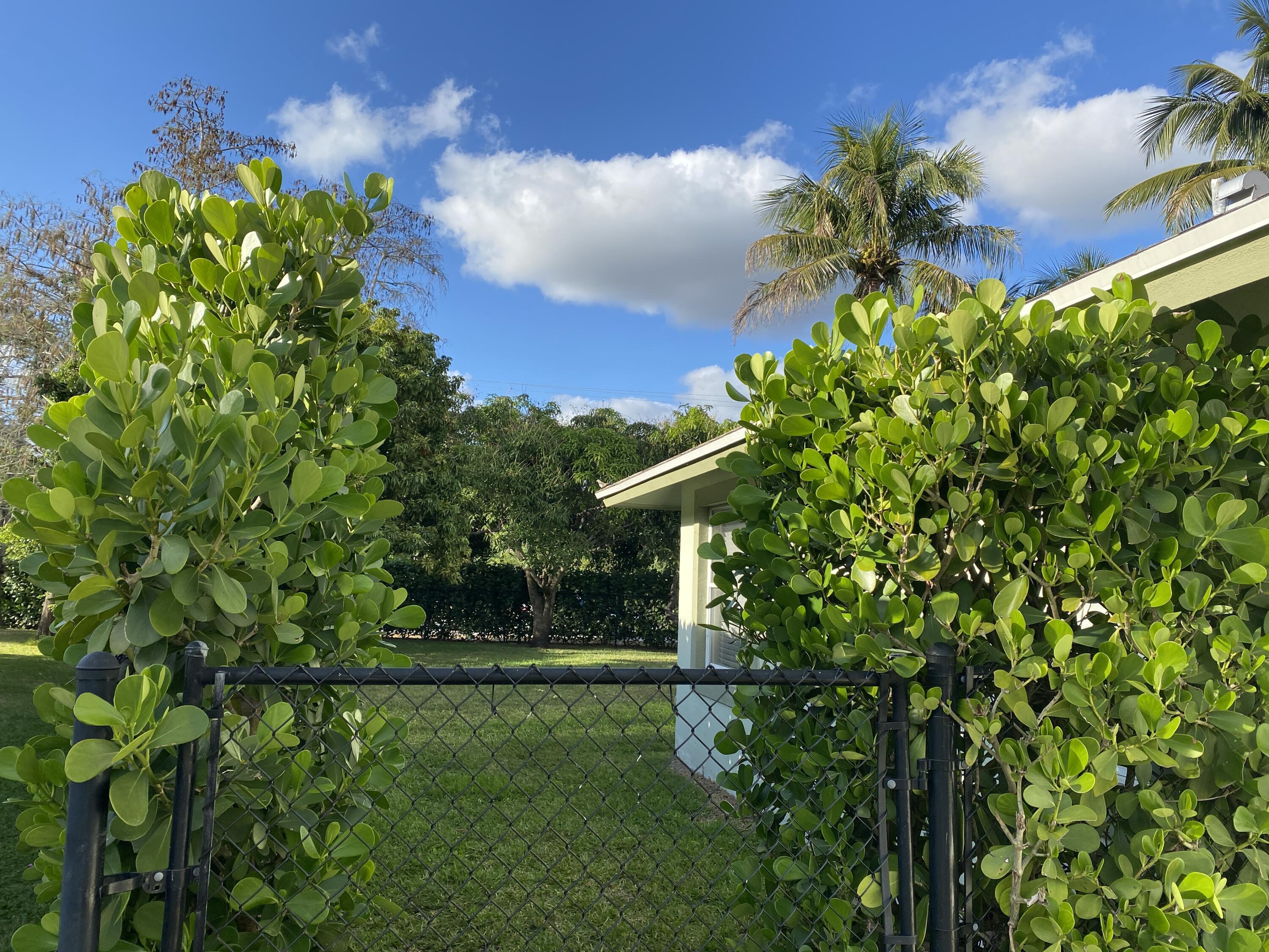 1094 Raintree Lane Wellington, FL 33414 - Photo 28 of 29 IMG_9447