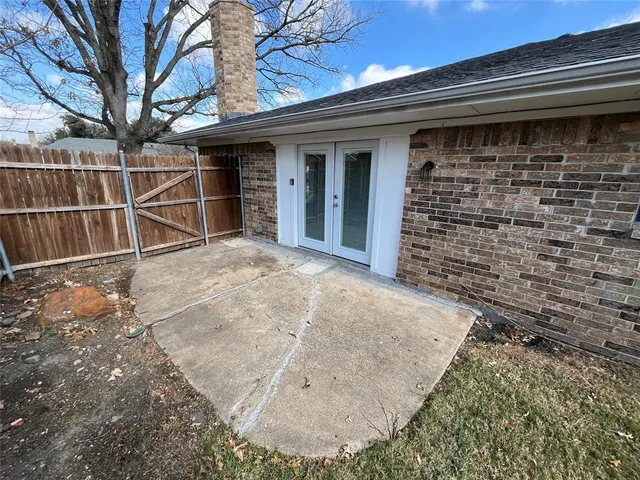 $2,350 | 428 Tiffany Trail, Richardson, TX 75081