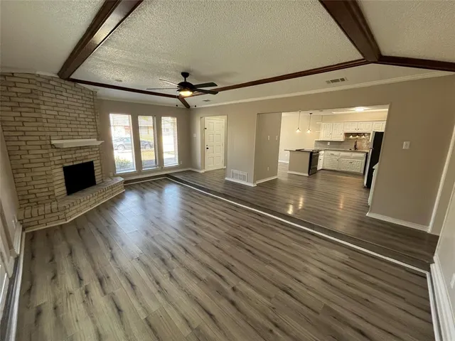 $2,350 | 428 Tiffany Trail, Richardson, TX 75081
