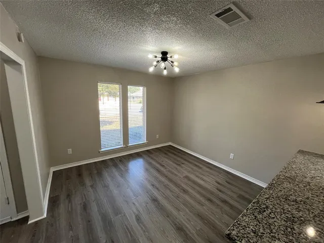 $2,350 | 428 Tiffany Trail, Richardson, TX 75081