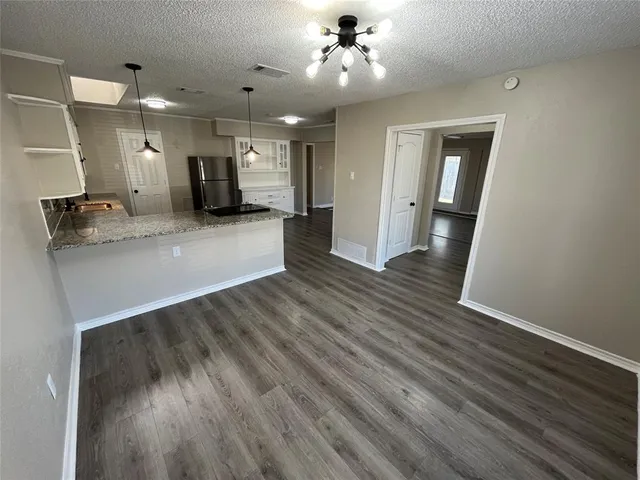 $2,350 | 428 Tiffany Trail, Richardson, TX 75081