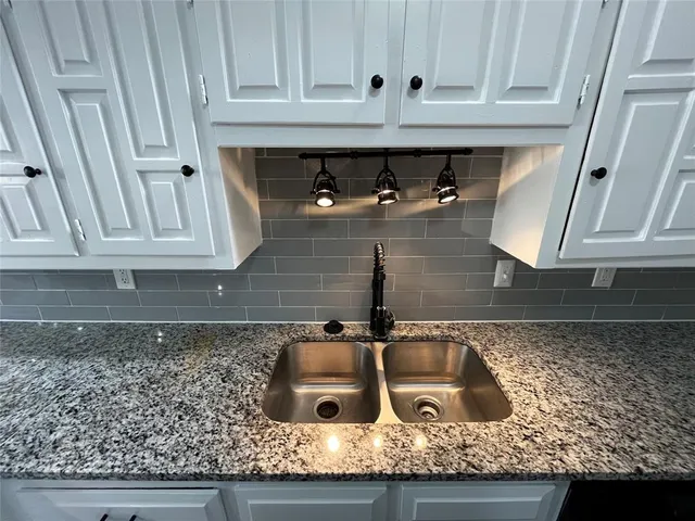 $2,350 | 428 Tiffany Trail, Richardson, TX 75081