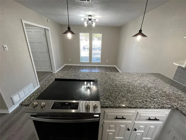 $2,350 | 428 Tiffany Trail, Richardson, TX 75081