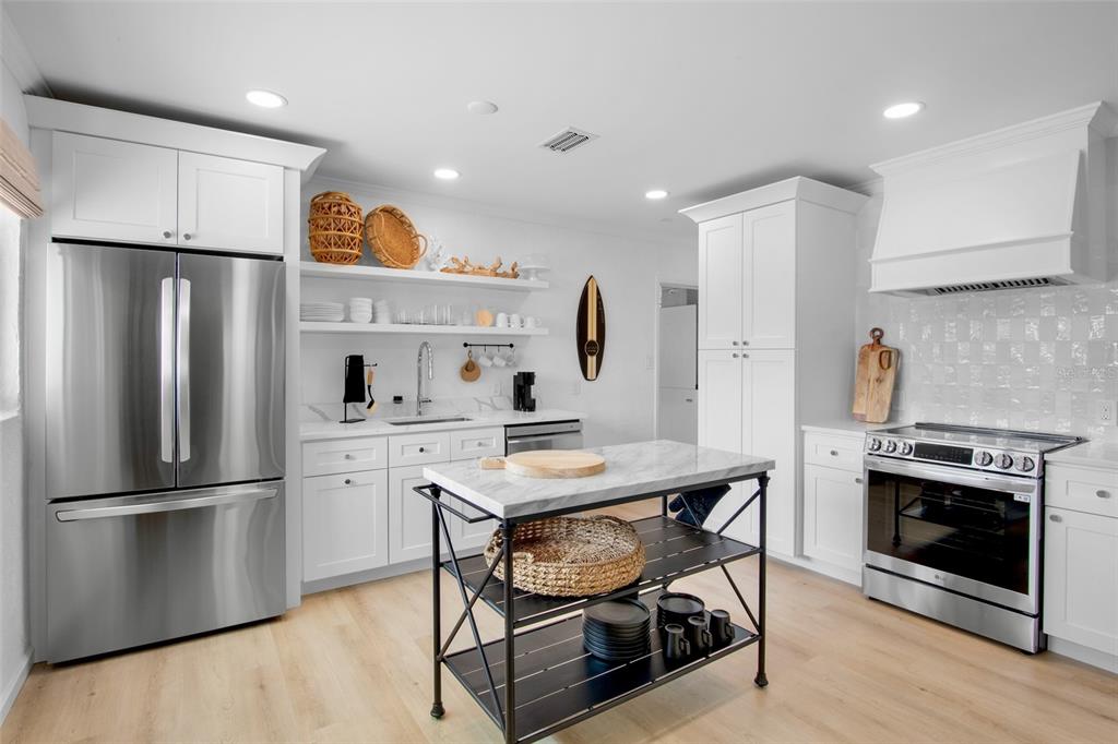 404 Bayshore Road Nokomis, FL 34275 - Photo 4 of 36