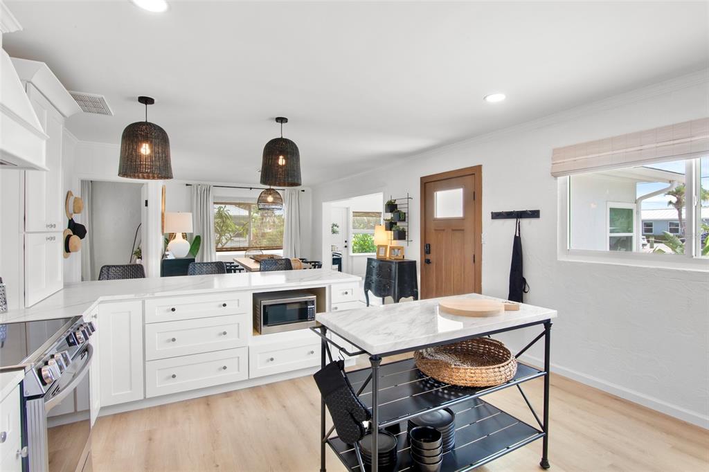 404 Bayshore Road Nokomis, FL 34275 - Photo 5 of 36