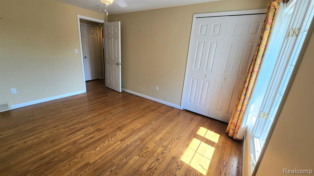 608 Canterbury Road Grosse Pointe Woods, MI 48236 - Photo 19 of 28