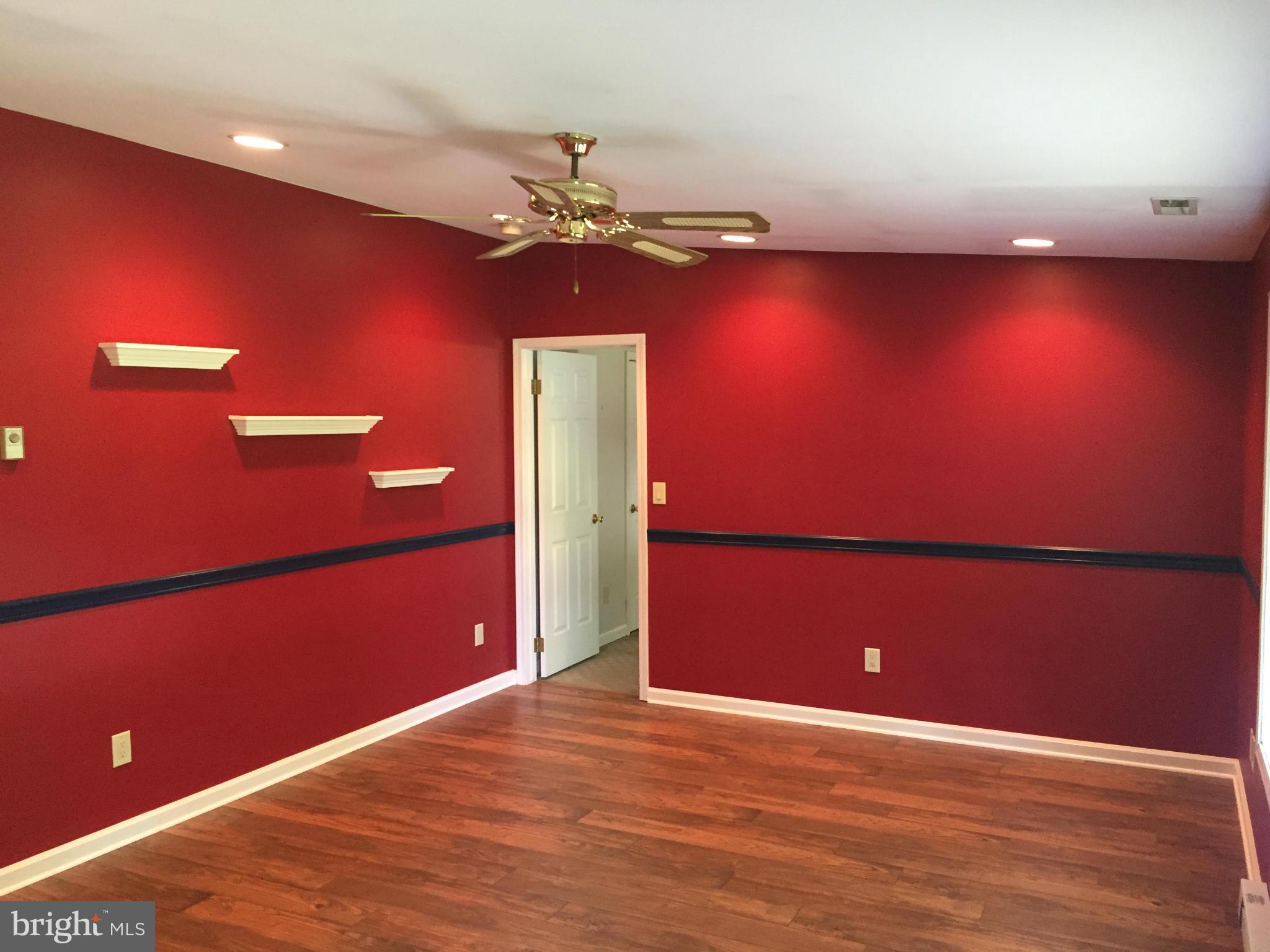 6640 Pine Top Road Hurlock, MD 21643 - Photo 19 of 30 Living Room