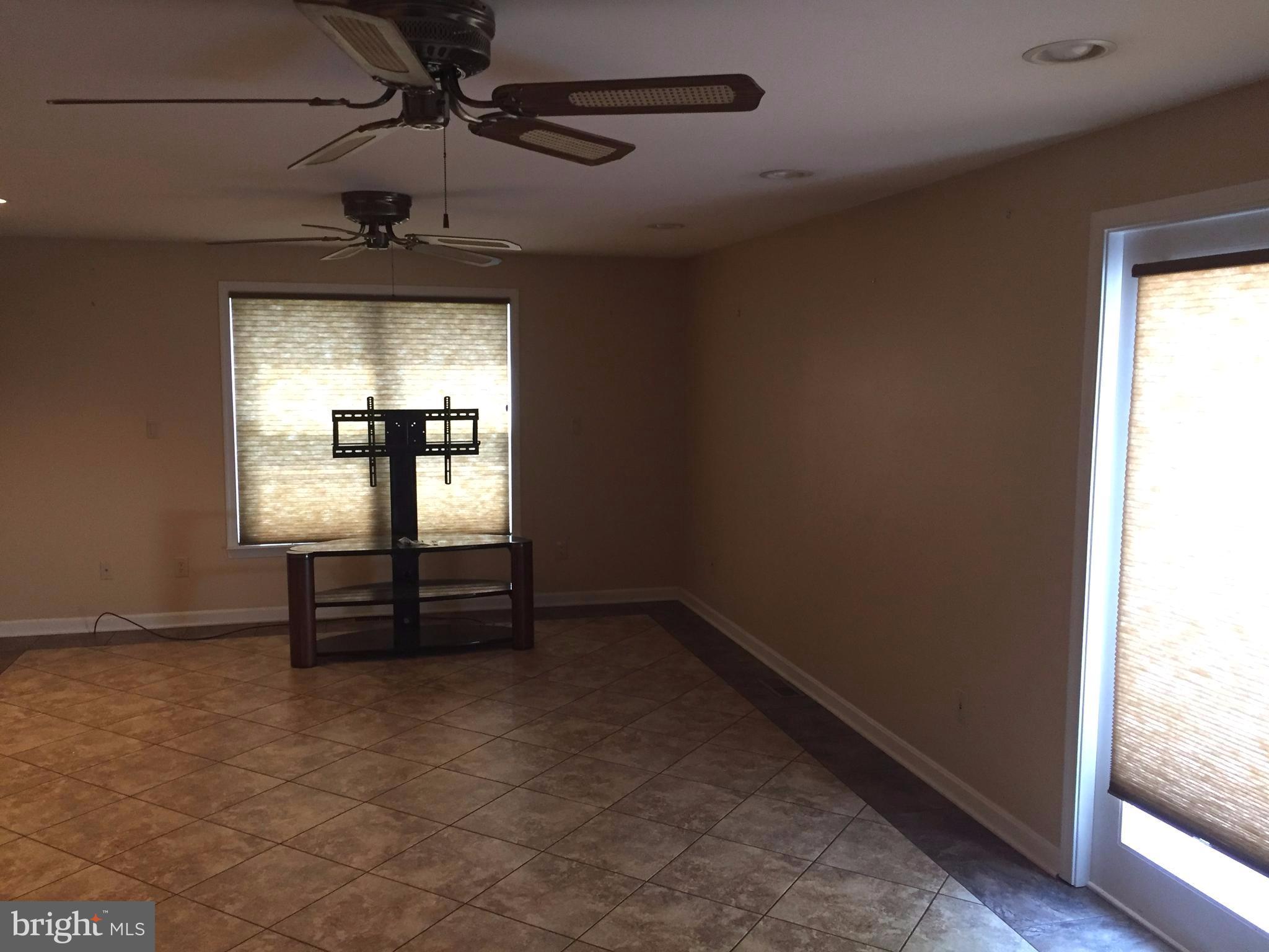 6640 Pine Top Road Hurlock, MD 21643 - Photo 21 of 30 slider to deck