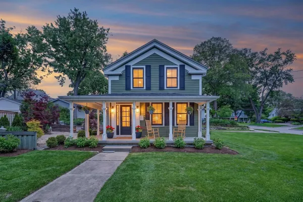 $400,000 | 416 South 5th Avenue, St. Charles, IL 60174