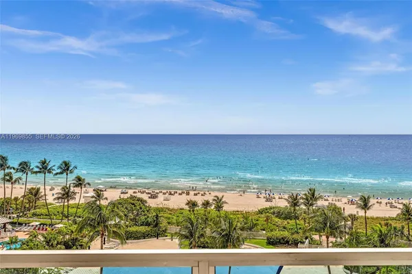 $4,900 | 5161 Collins Avenue, Unit 1017, Miami Beach, FL 33140