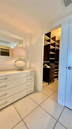 $4,900 | 5161 Collins Avenue, Unit 1017, Miami Beach, FL 33140
