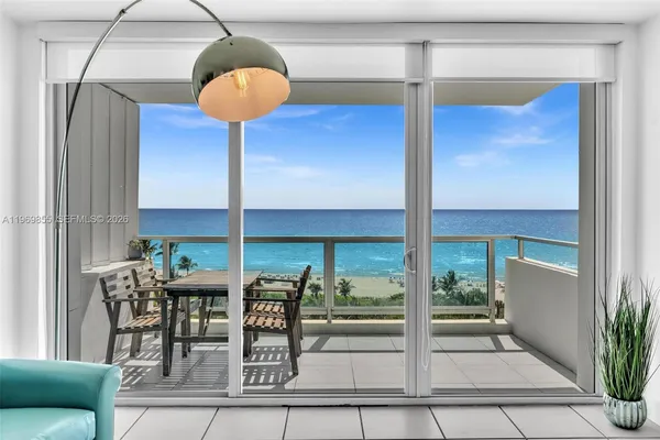 $4,900 | 5161 Collins Avenue, Unit 1017, Miami Beach, FL 33140