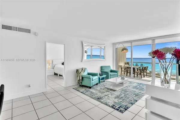 $4,900 | 5161 Collins Avenue, Unit 1017, Miami Beach, FL 33140