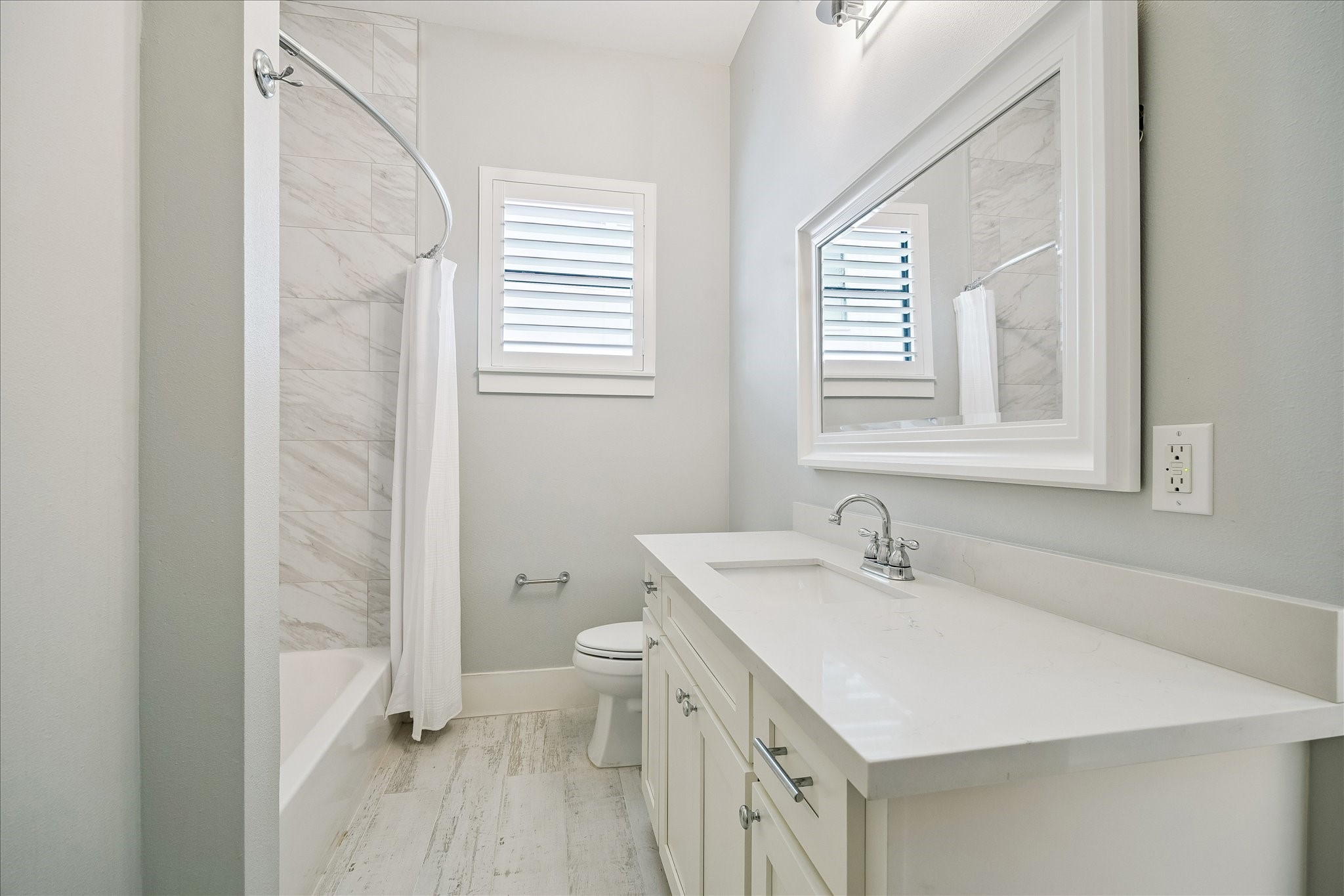 1519 Richelieu Lane Houston, TX 77018 - Photo 21 of 30 Bathroom #2
