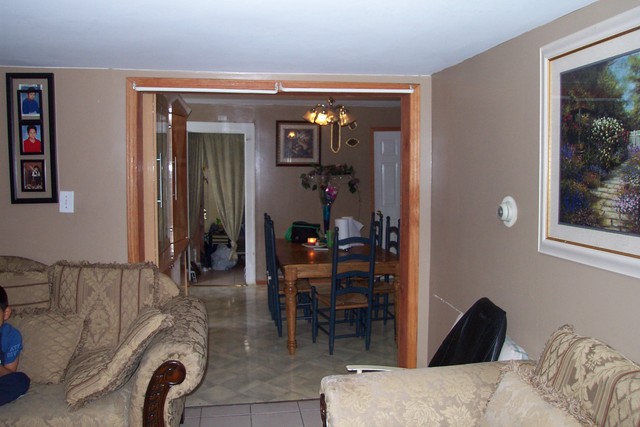 778 Spring Street Aurora, IL 60505 - Photo 5 of 16 a living room with furniture and entryway