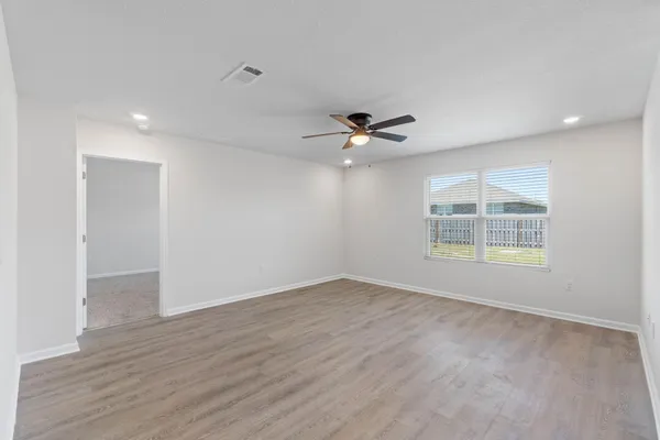 $1,995 | 4603 Honor Guard Way, Crestview, FL 32539