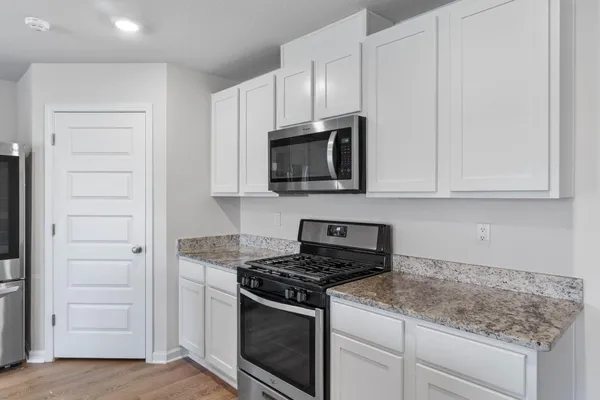 $1,995 | 4603 Honor Guard Way, Crestview, FL 32539