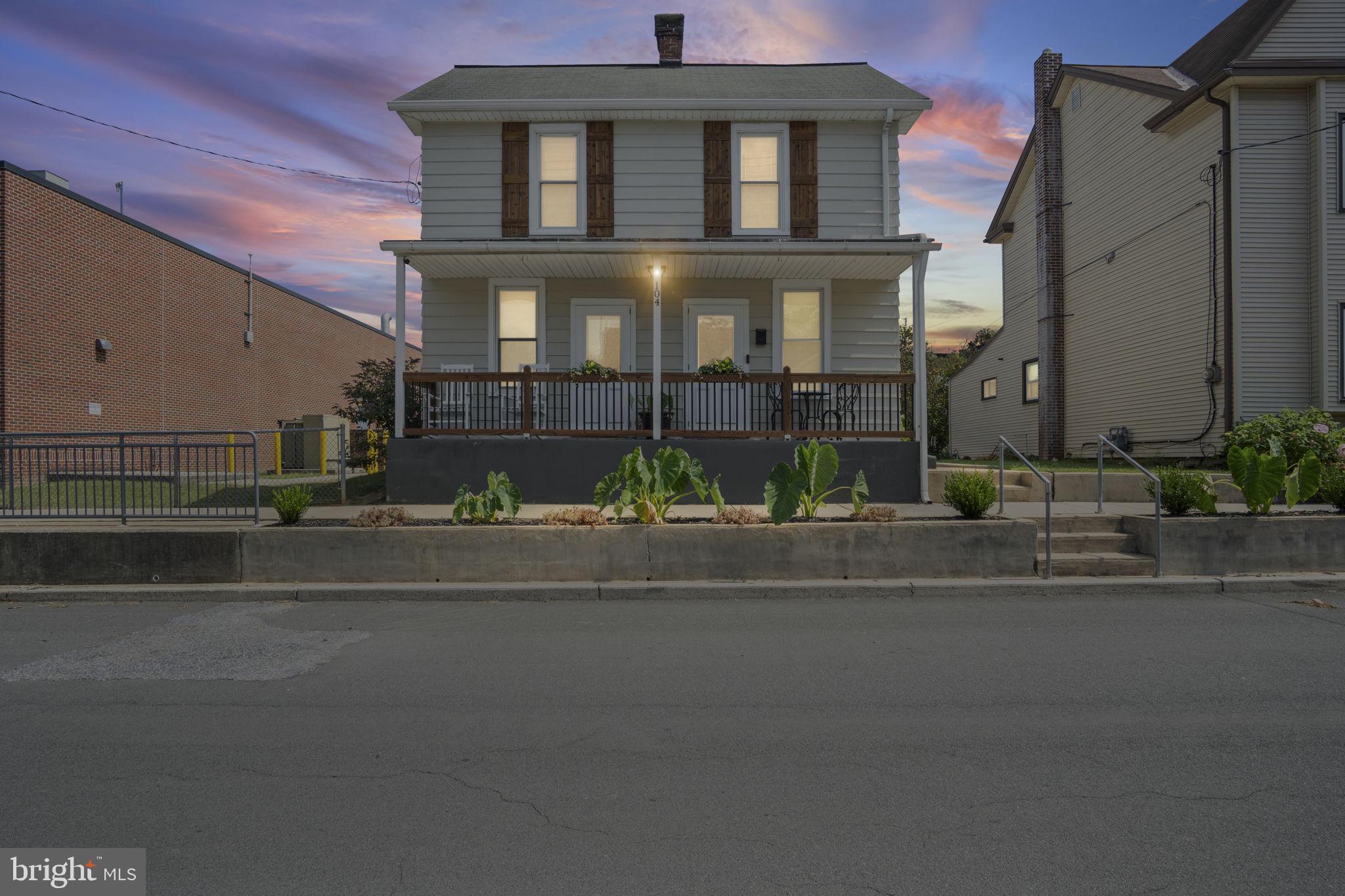 104 North Locust Street Palmyra, PA 17078 - Photo 2 of 36