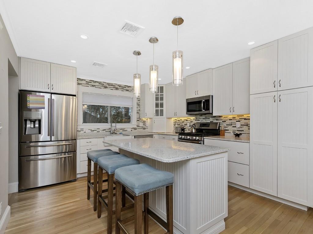 21 Arapahoe Road Newton, MA 02465 - Photo 3 of 9