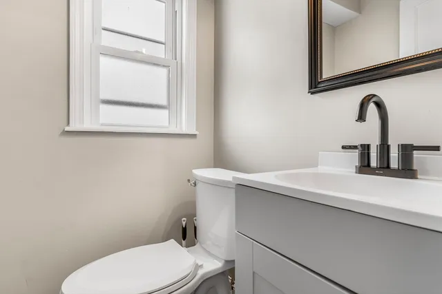 $3,200 | 191 Randolph Street, Unit 2, Abington, MA 02351