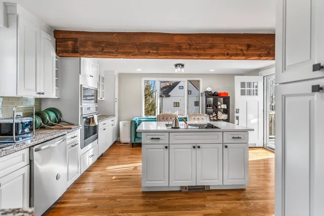 $3,200 | 191 Randolph Street, Unit 2, Abington, MA 02351