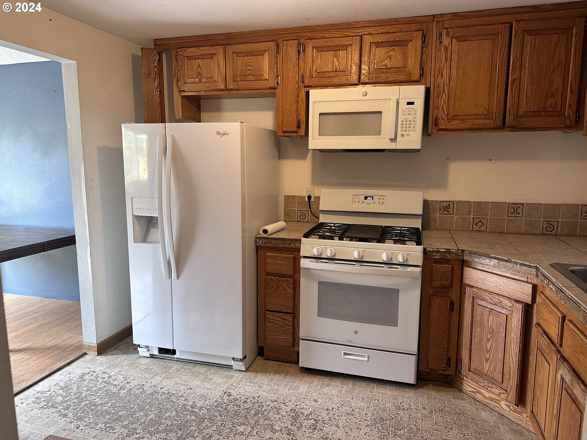 2632 Southwest 18th Place Gresham, OR 97080 - Photo 5 of 14