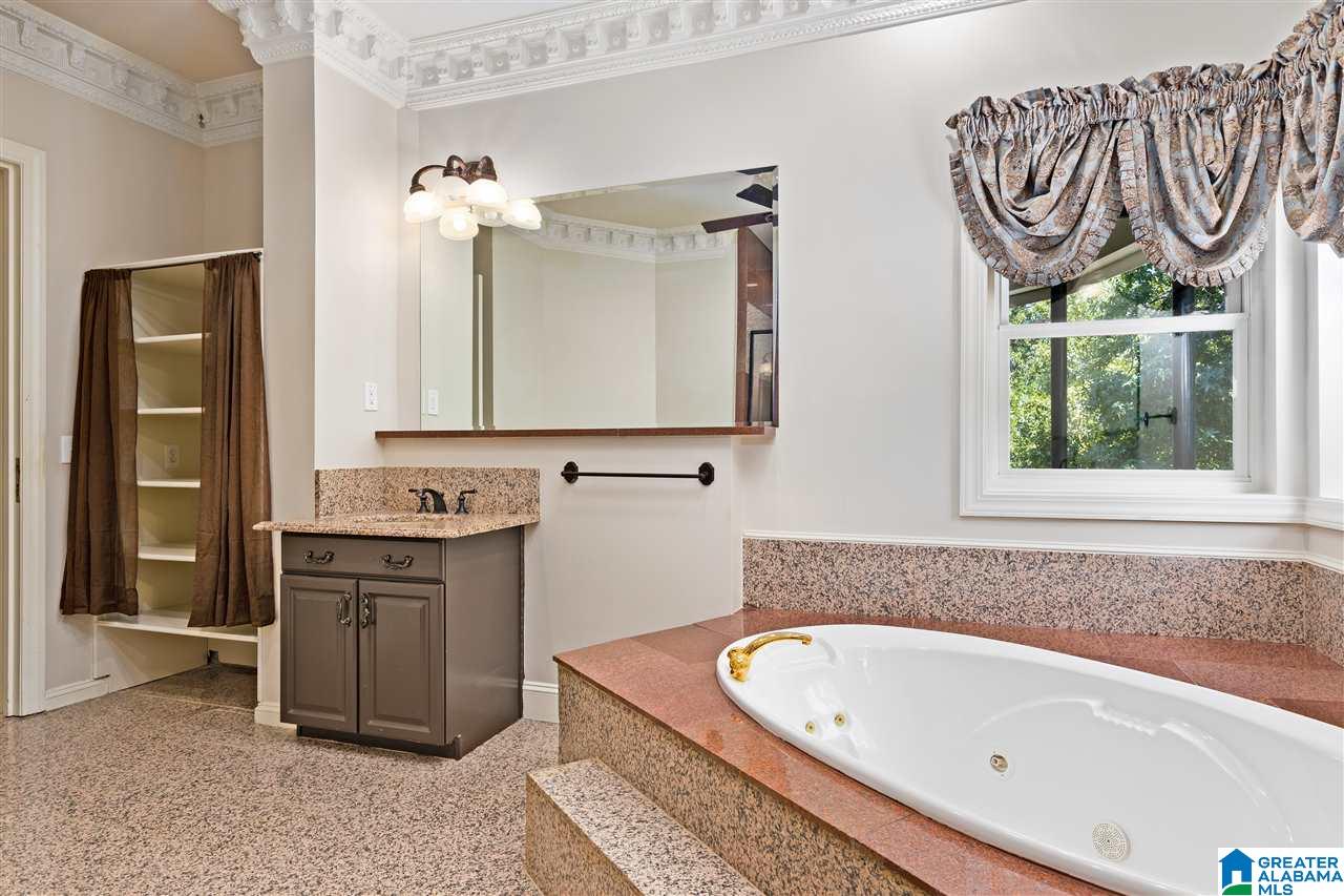 4005 Kings Way Birmingham, AL 35242 - Photo 34 of 49