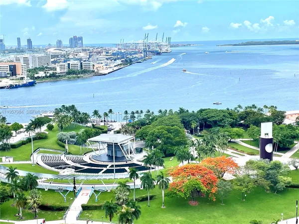 $3,650 | 244 Biscayne Boulevard, Unit 2309, Miami, FL 33132