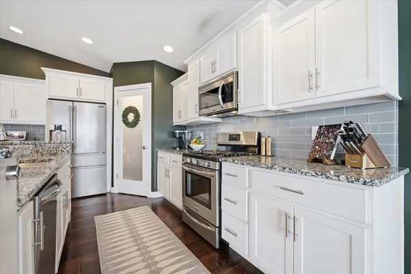 $369,900 | 2614 Handel Drive, Bloomington, IL 61704