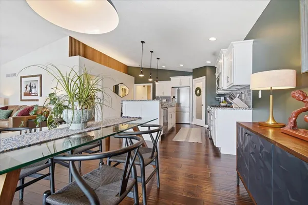 $369,900 | 2614 Handel Drive, Bloomington, IL 61704