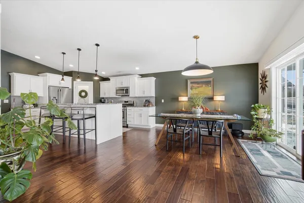 $369,900 | 2614 Handel Drive, Bloomington, IL 61704