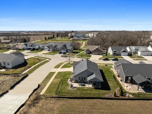 $369,900 | 2614 Handel Drive, Bloomington, IL 61704