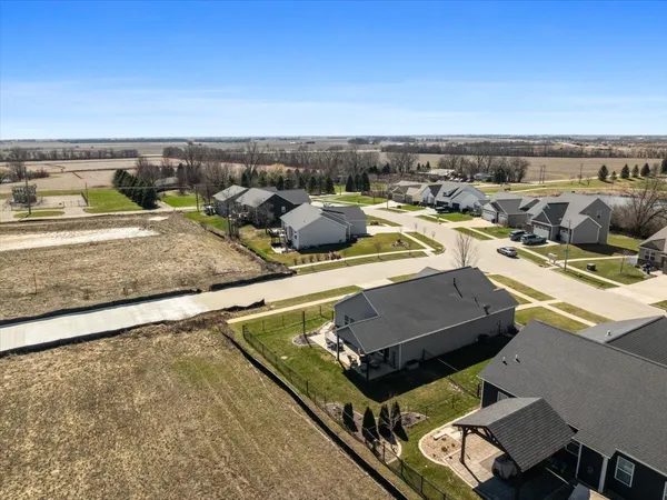 $369,900 | 2614 Handel Drive, Bloomington, IL 61704