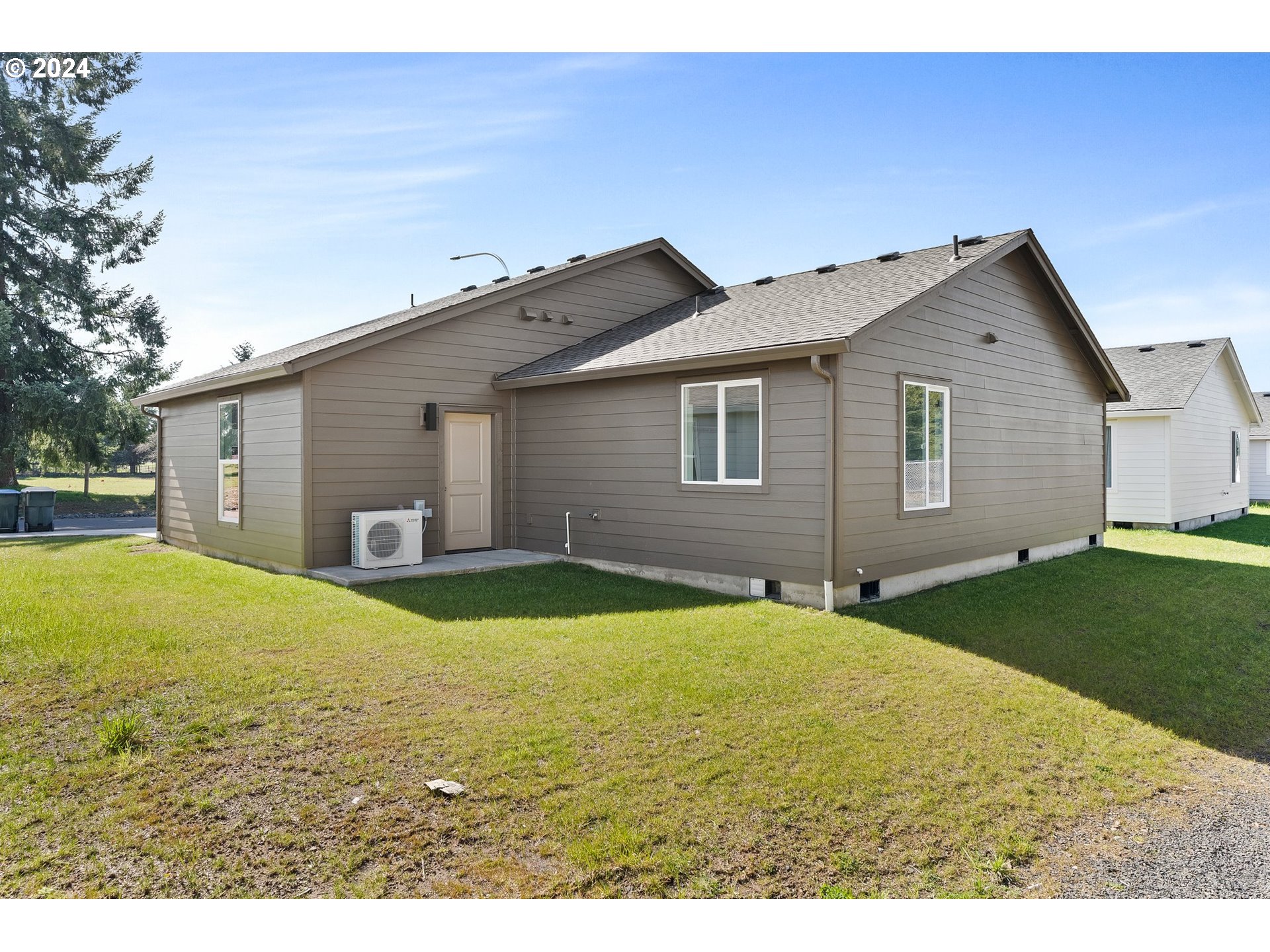 2005 Apple Winlock, WA 98596 - Photo 28 of 32 Gallery Image 28