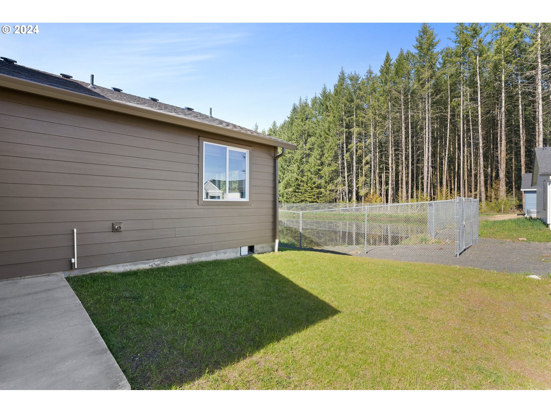 2005 Apple Winlock, WA 98596 - Photo 31 of 32 Gallery Image 31