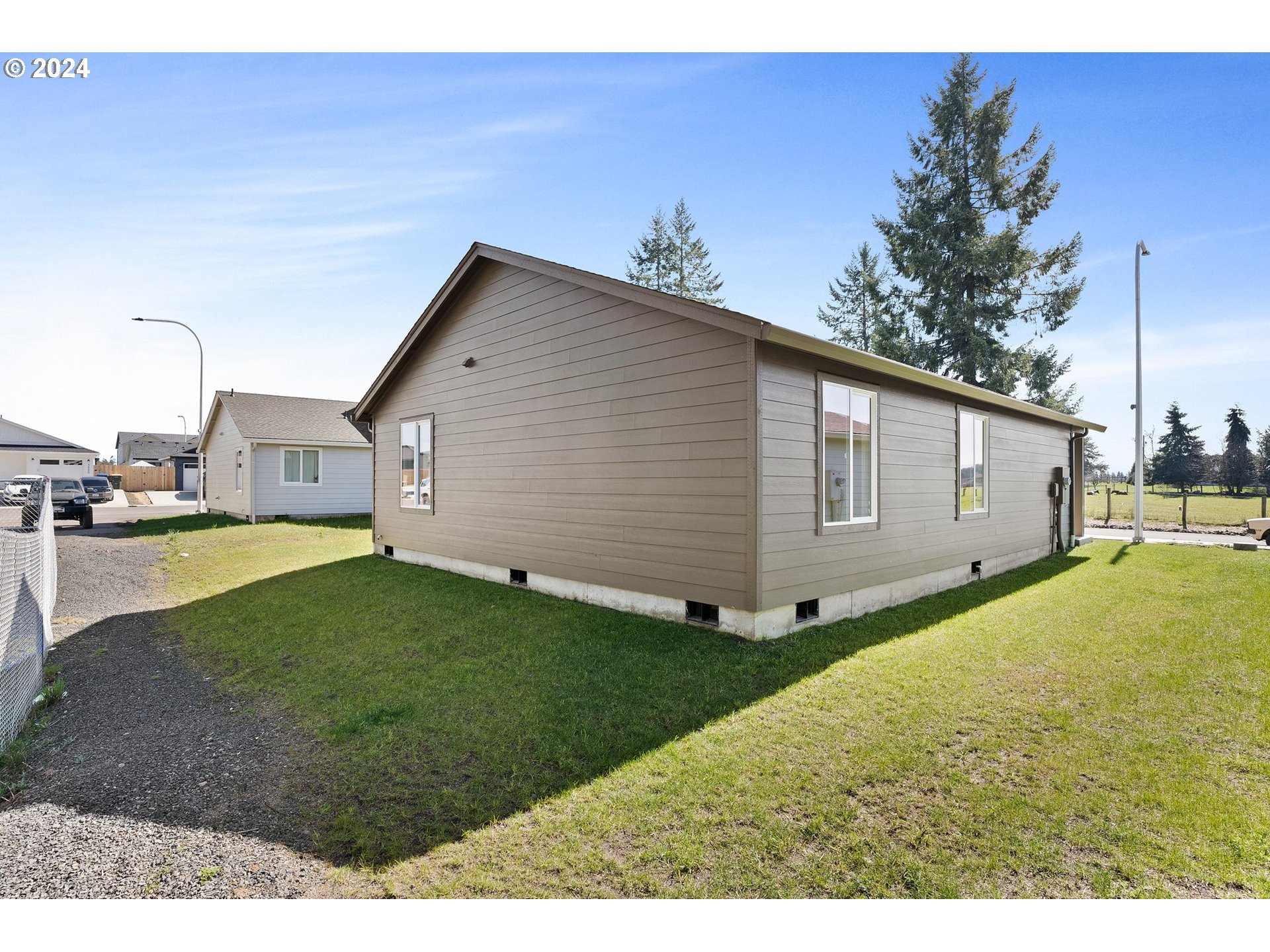 2005 Apple Winlock, WA 98596 - Photo 32 of 32 Gallery Image 32