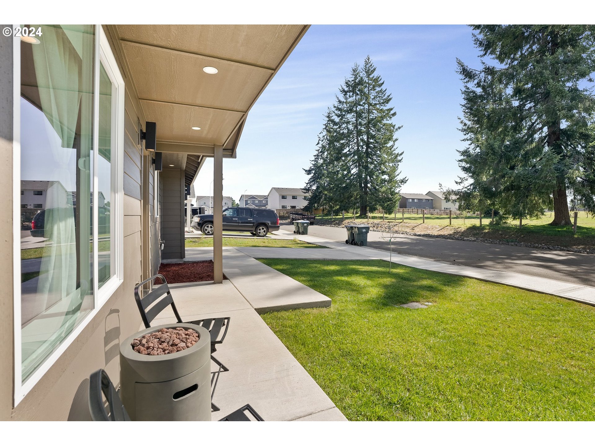 2005 Apple Winlock, WA 98596 - Photo 4 of 32 Gallery Image 4