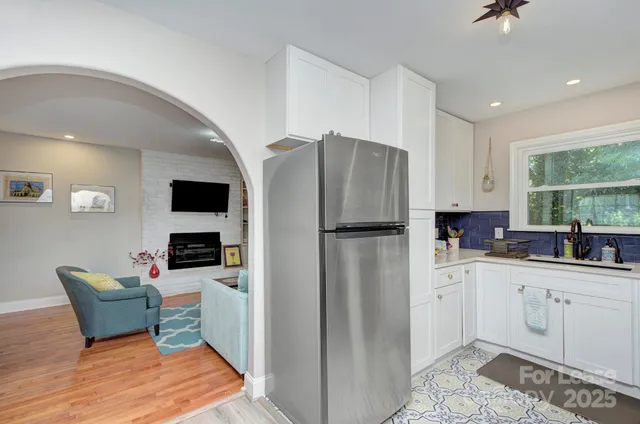 $3,000 | 629 Grandin Road, Charlotte, NC 28208