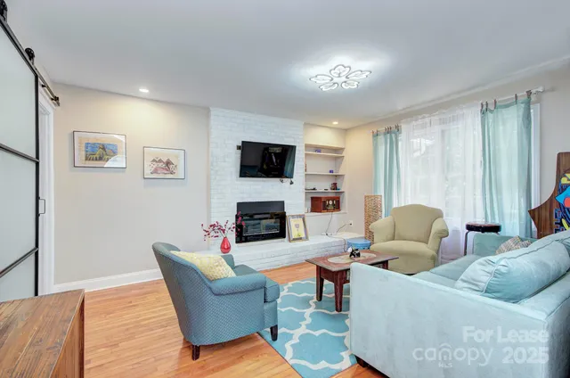 $3,000 | 629 Grandin Road, Charlotte, NC 28208