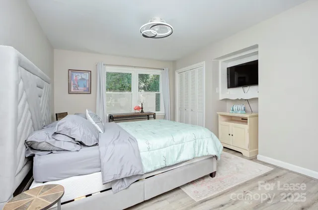 $3,000 | 629 Grandin Road, Charlotte, NC 28208