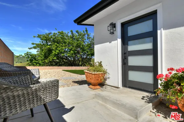 $9,800 | 26065 Farmfield Road, Calabasas, CA 91302