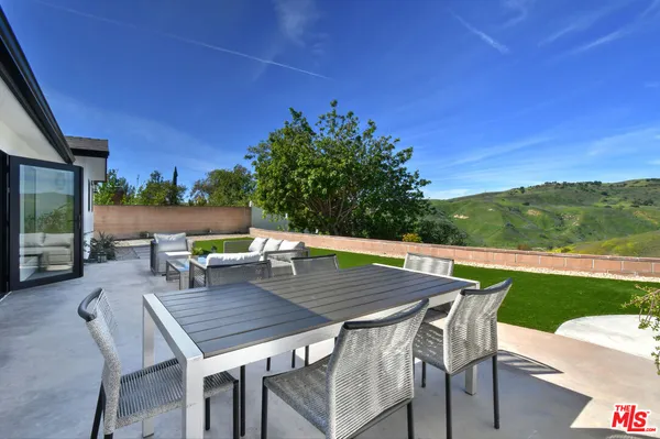 $9,800 | 26065 Farmfield Road, Calabasas, CA 91302