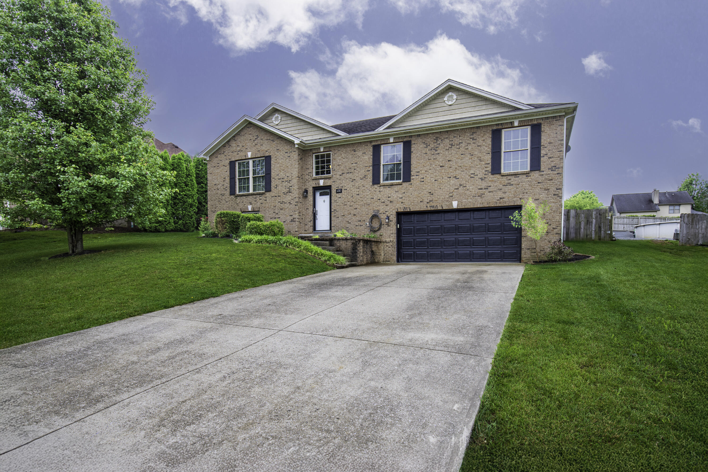 120 Cedar Ridge Road Frankfort, KY 40601 - Photo 2 of 29 120 Cedar Ridge 1
