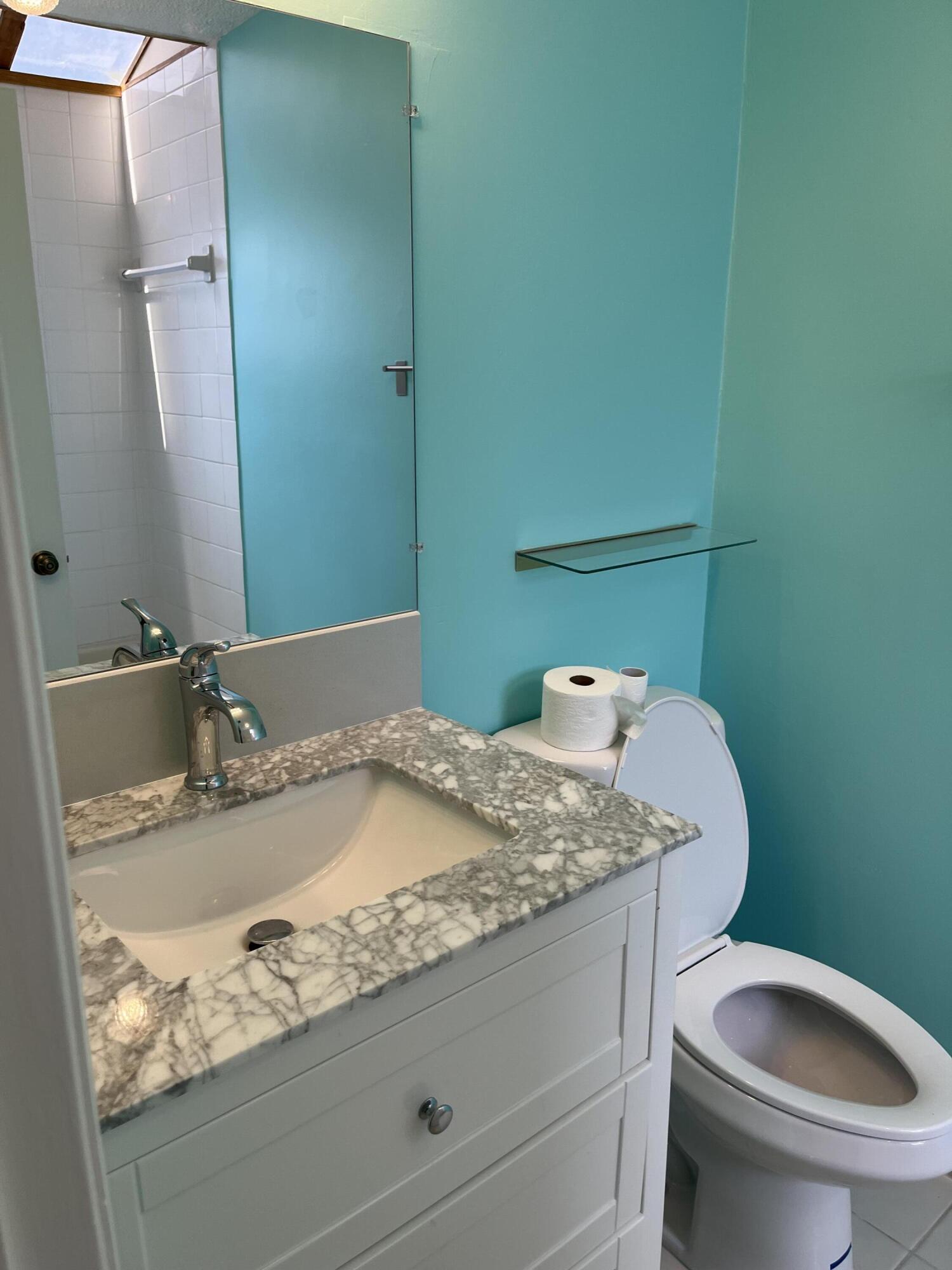 100 3rd Lane Key Largo, FL 33037 - Photo 9 of 18 100bath2