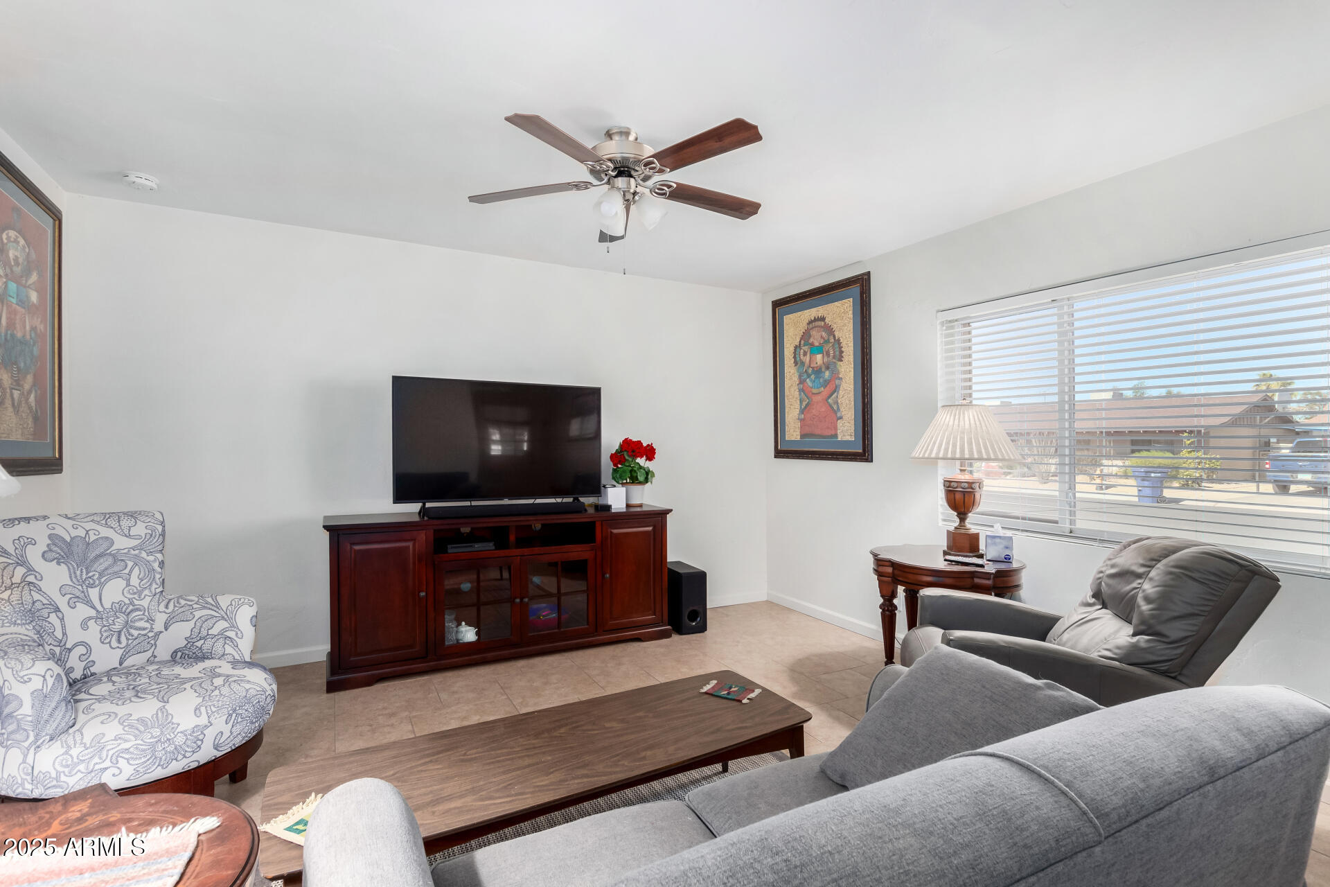 481 West Ivanhoe Place Chandler, AZ 85225 - Photo 13 of 30 Living Room
