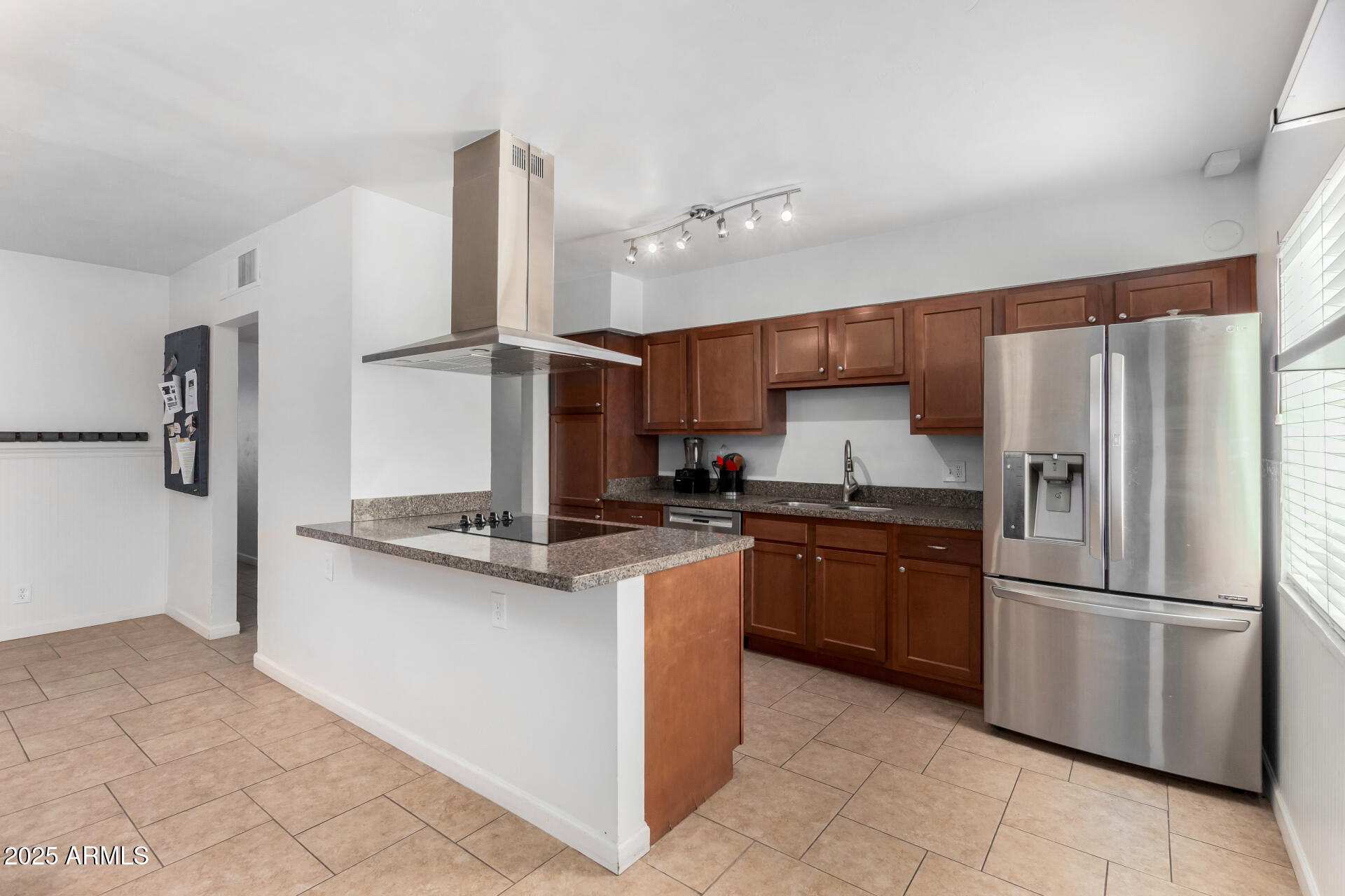 481 West Ivanhoe Place Chandler, AZ 85225 - Photo 3 of 30 Kitchen